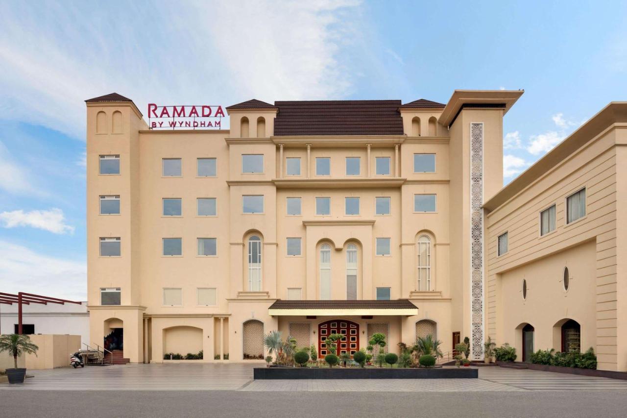 Ramada By Wyndham Kapurthala Hotel Exterior photo